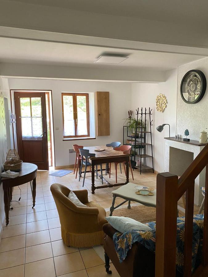 Petit Cocon Au Coeur Du Morvan Montreuillon エクステリア 写真