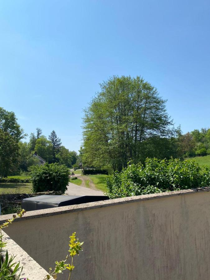 Petit Cocon Au Coeur Du Morvan Montreuillon エクステリア 写真